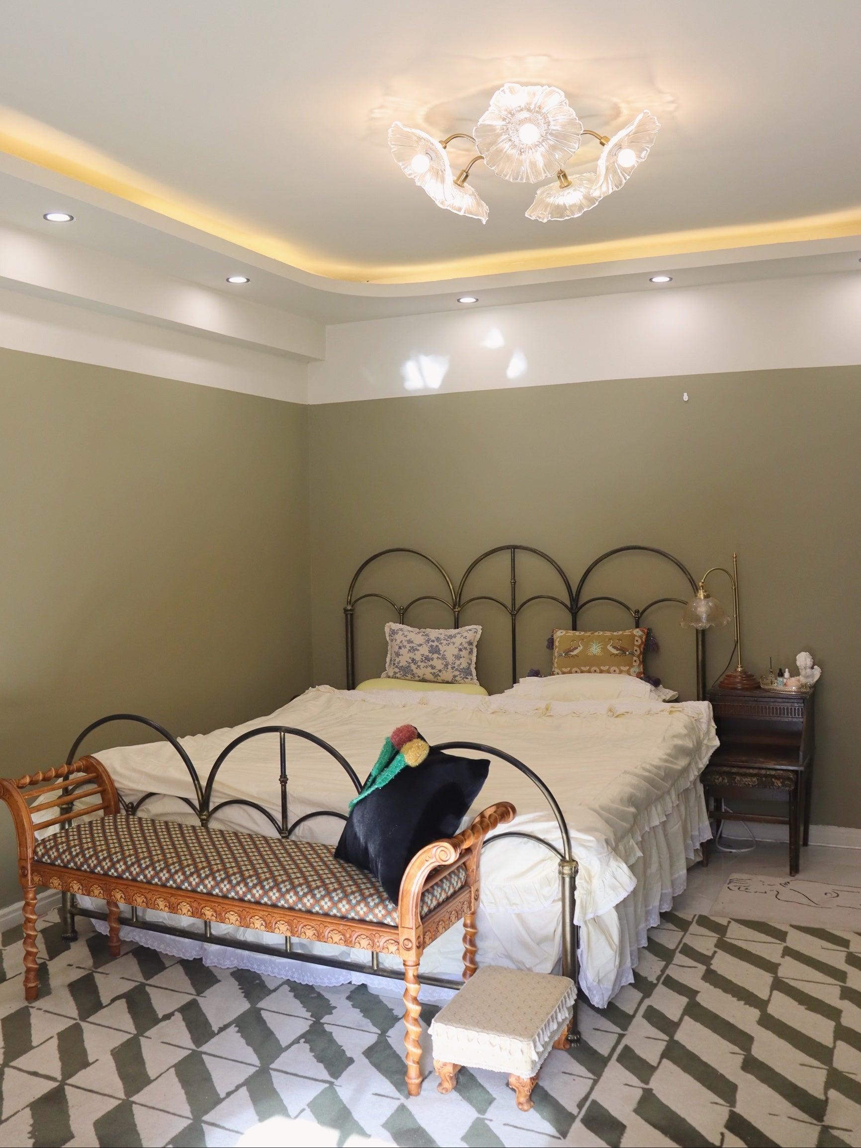 Solara Plafonnier en Verre Feuille avec Laiton Élégant - Neutralighting