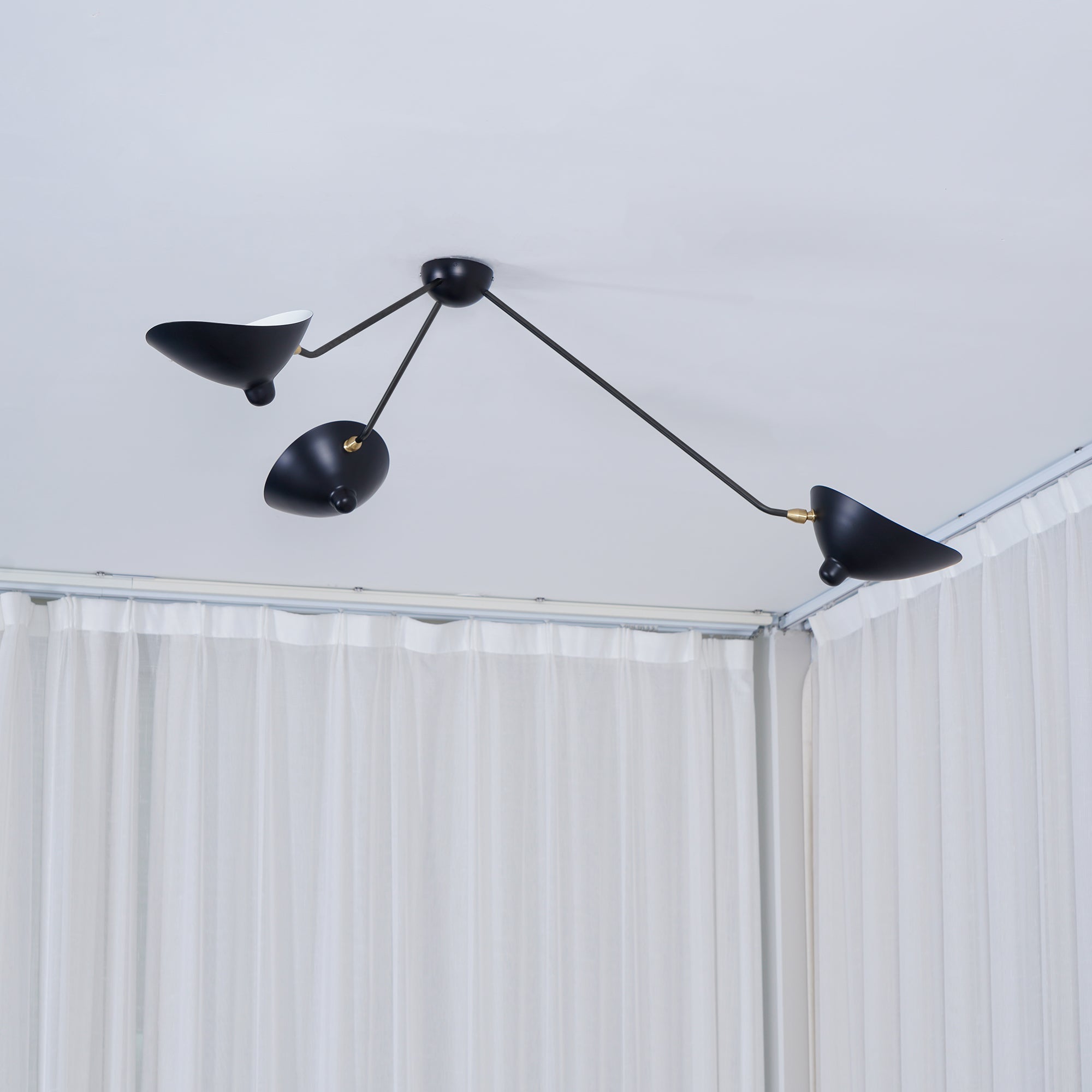Solara Plafonnier Trois Bras Noir Sculptural - Neutralighting
