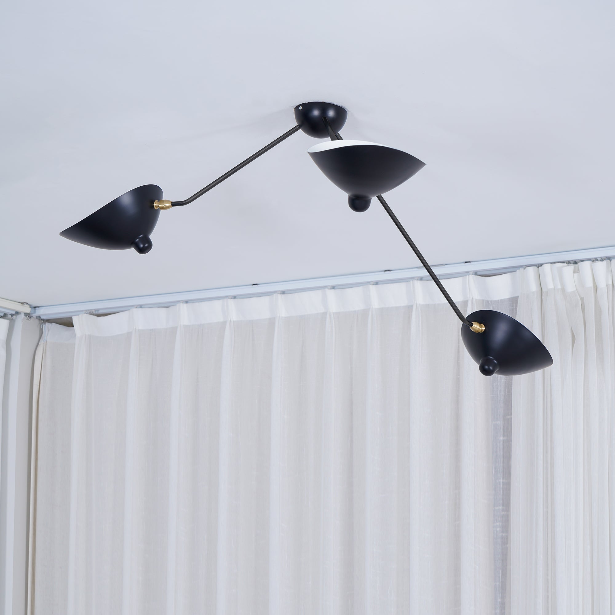 Solara Plafonnier Trois Bras Noir Sculptural - Neutralighting